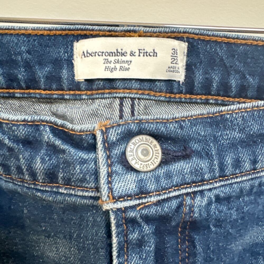Abercrombie & Fitch The Skinny High Rise Distressed Size 22 L Long Length - Picture 2 of 6